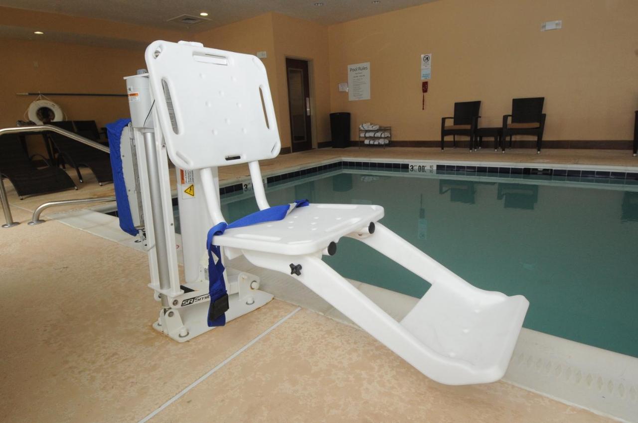 Holiday Inn Express Somerset By Ihg Bagian luar foto